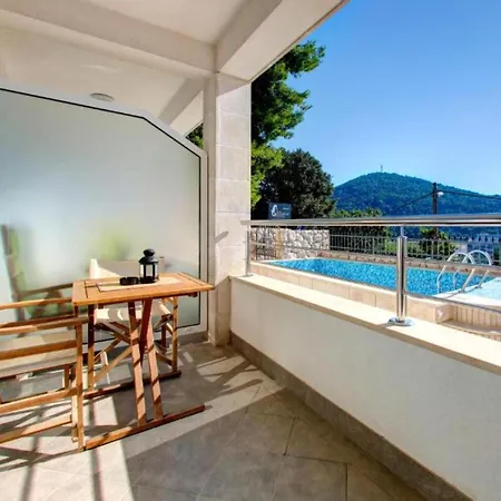 公寓 With Balcony And Sea View S2