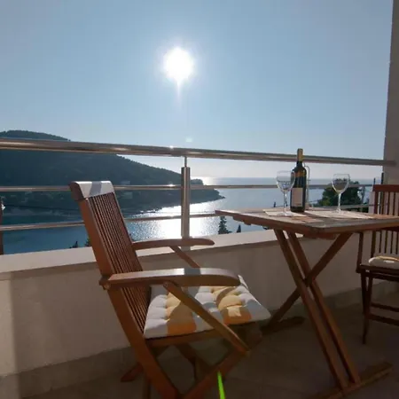 Appartamento With Balcony And Sea View S2